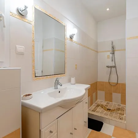 Maria Magdalena - Avec Piscine فيلة *